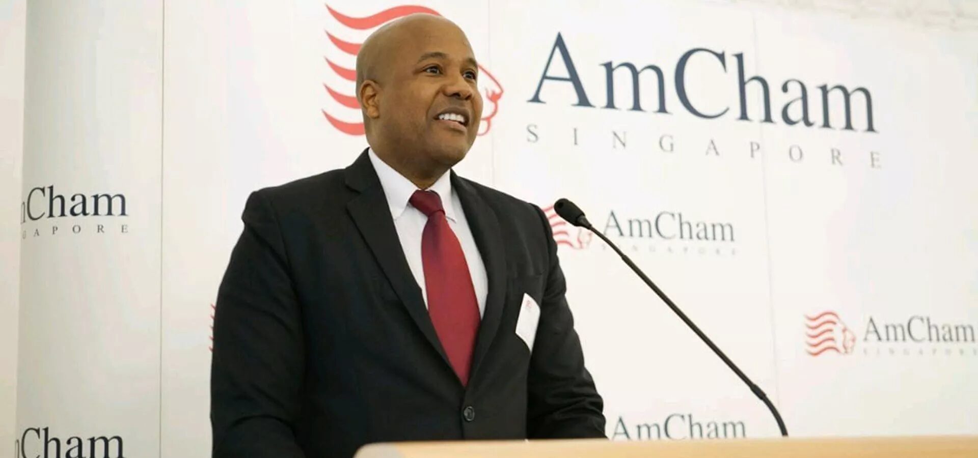 Derren Hayden Joseph speaking at AmCham Singapore